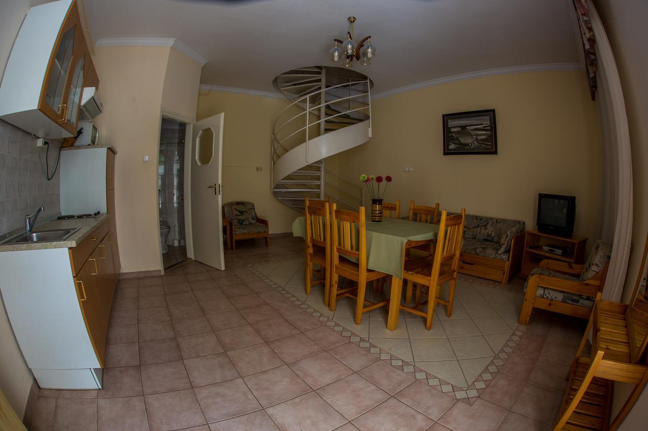 Aqua Line Apartmanhaz Hajdúszoboszló Exterior foto