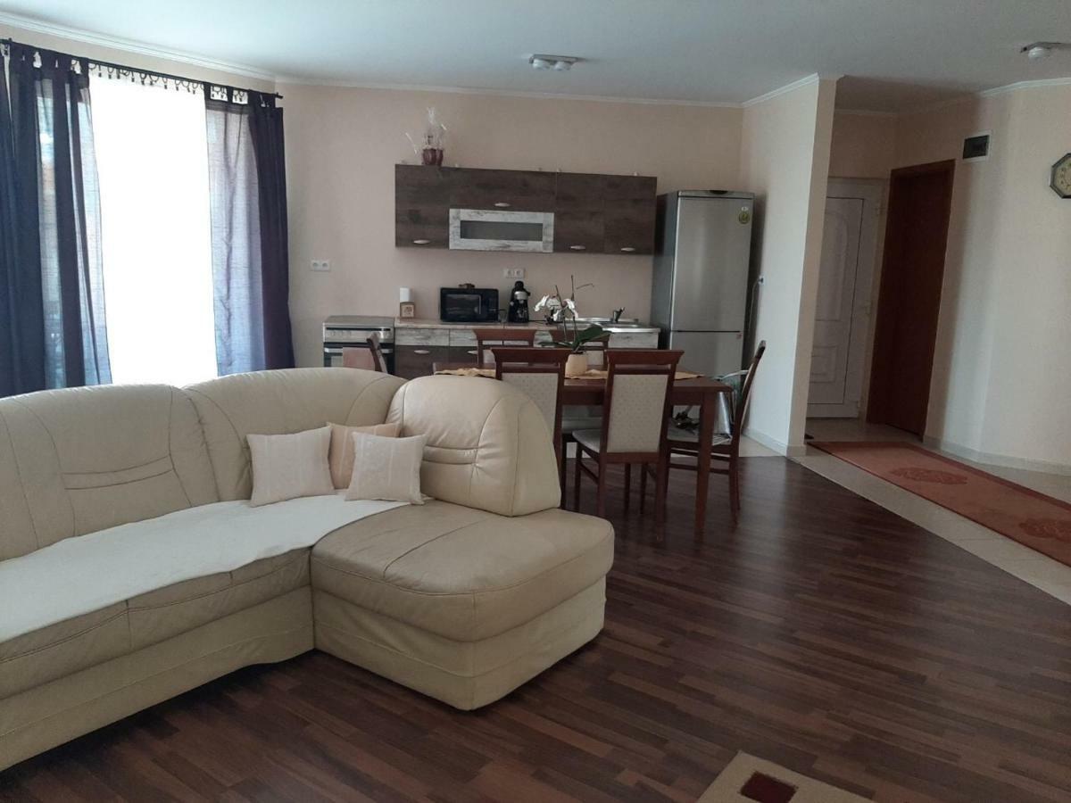 Aqua Line Apartmanhaz Hajdúszoboszló Exterior foto